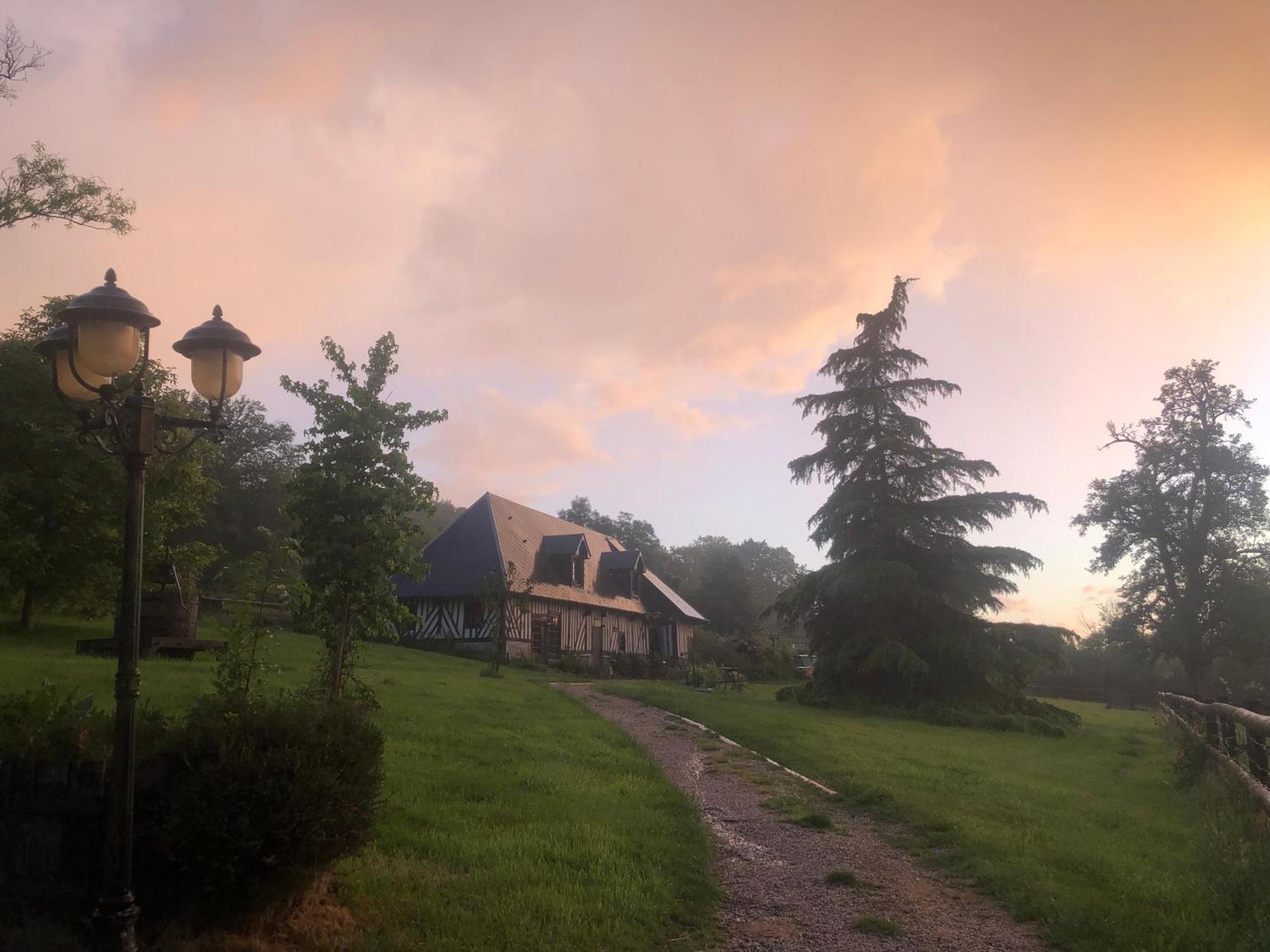 Bed and Breakfast Le Champ Des Possibles Manerbe Zewnętrze zdjęcie