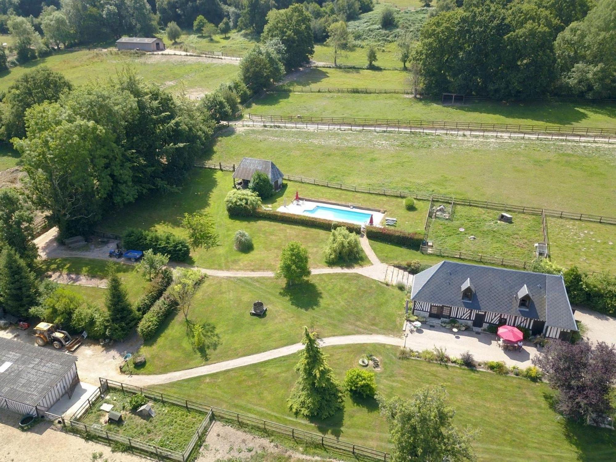 Bed and Breakfast Le Champ Des Possibles Manerbe Zewnętrze zdjęcie